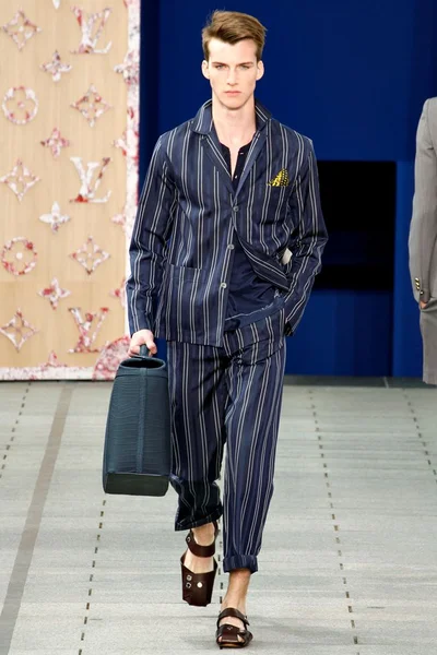 Look 33